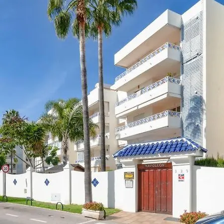 Oleholidays Napoleon 3 Junto A Alicate Playa Marbella